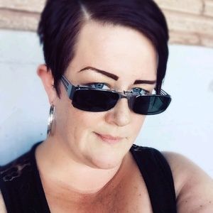 Meet your Posher, Deanna